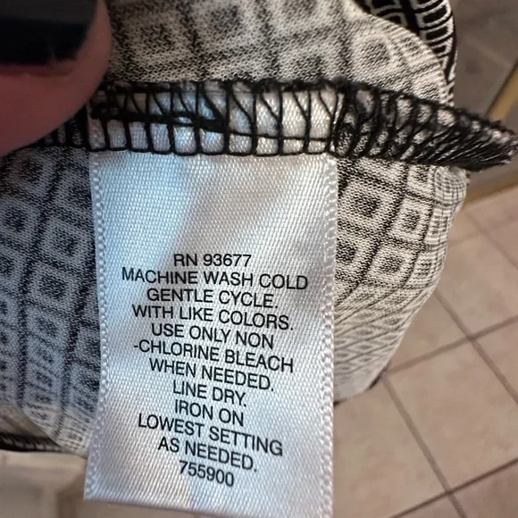 Liz Claiborne Elegant Black Dress - Picture 4 of 5